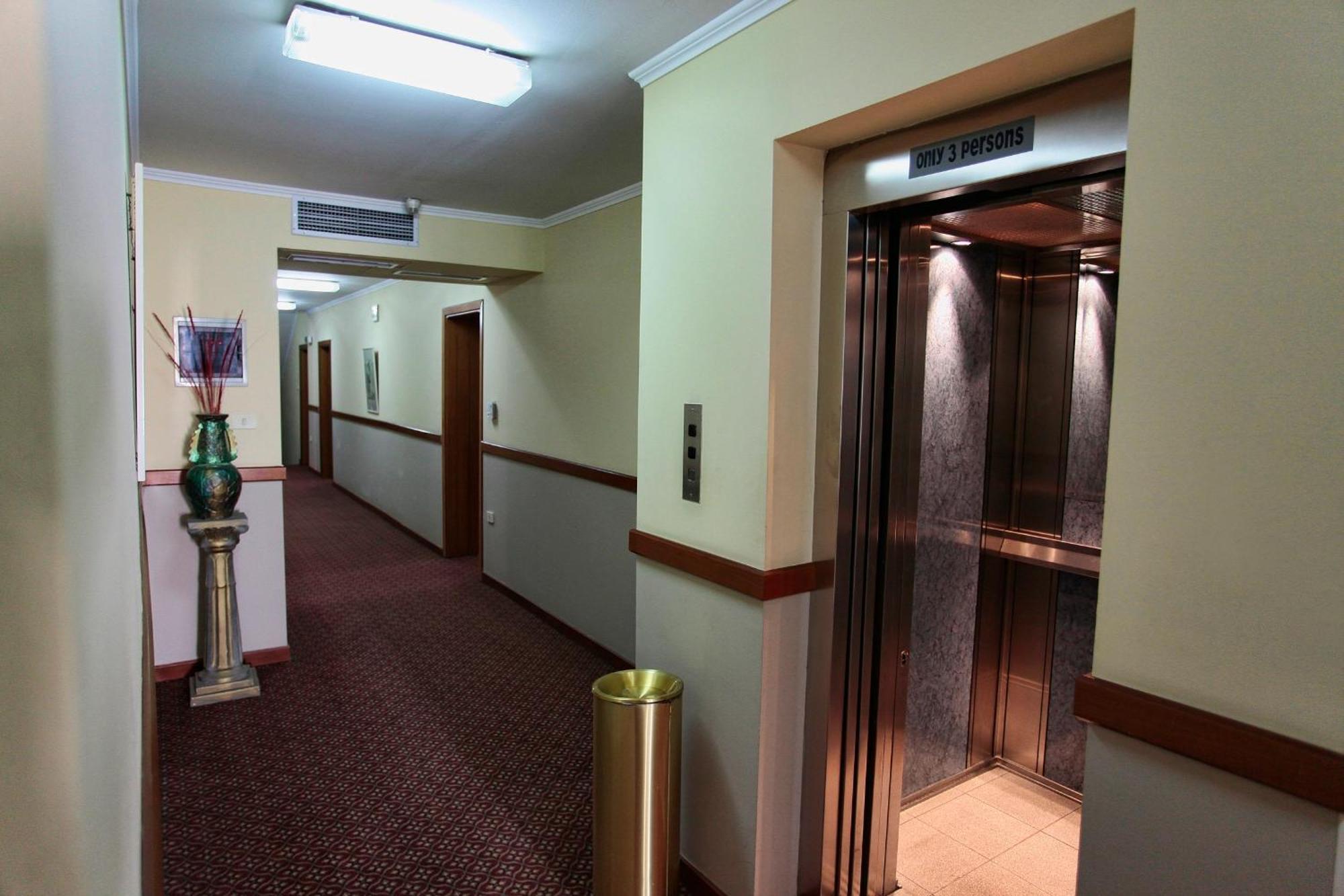 Hotel Regency Korce Exterior photo