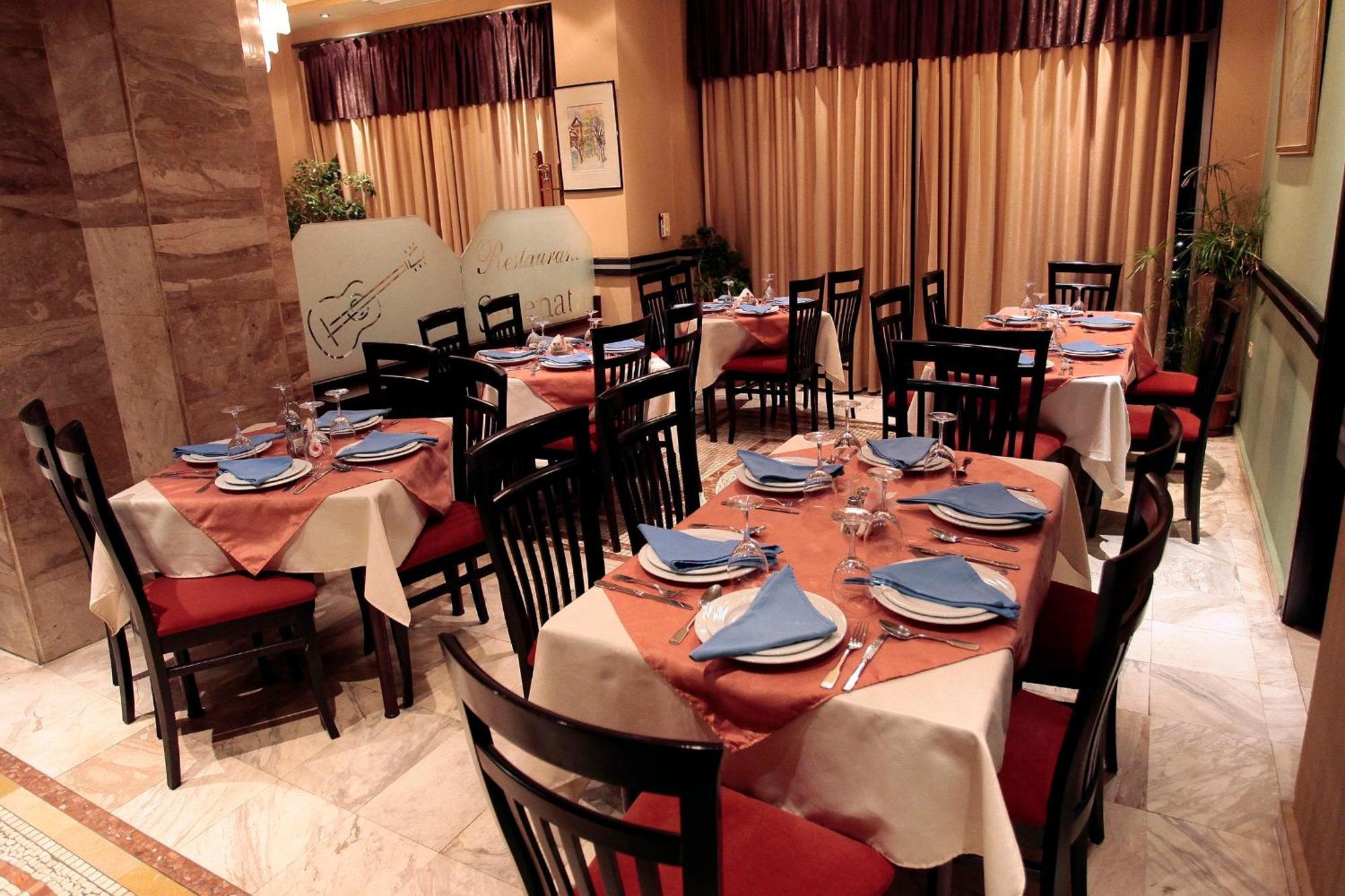 Hotel Regency Korce Exterior photo