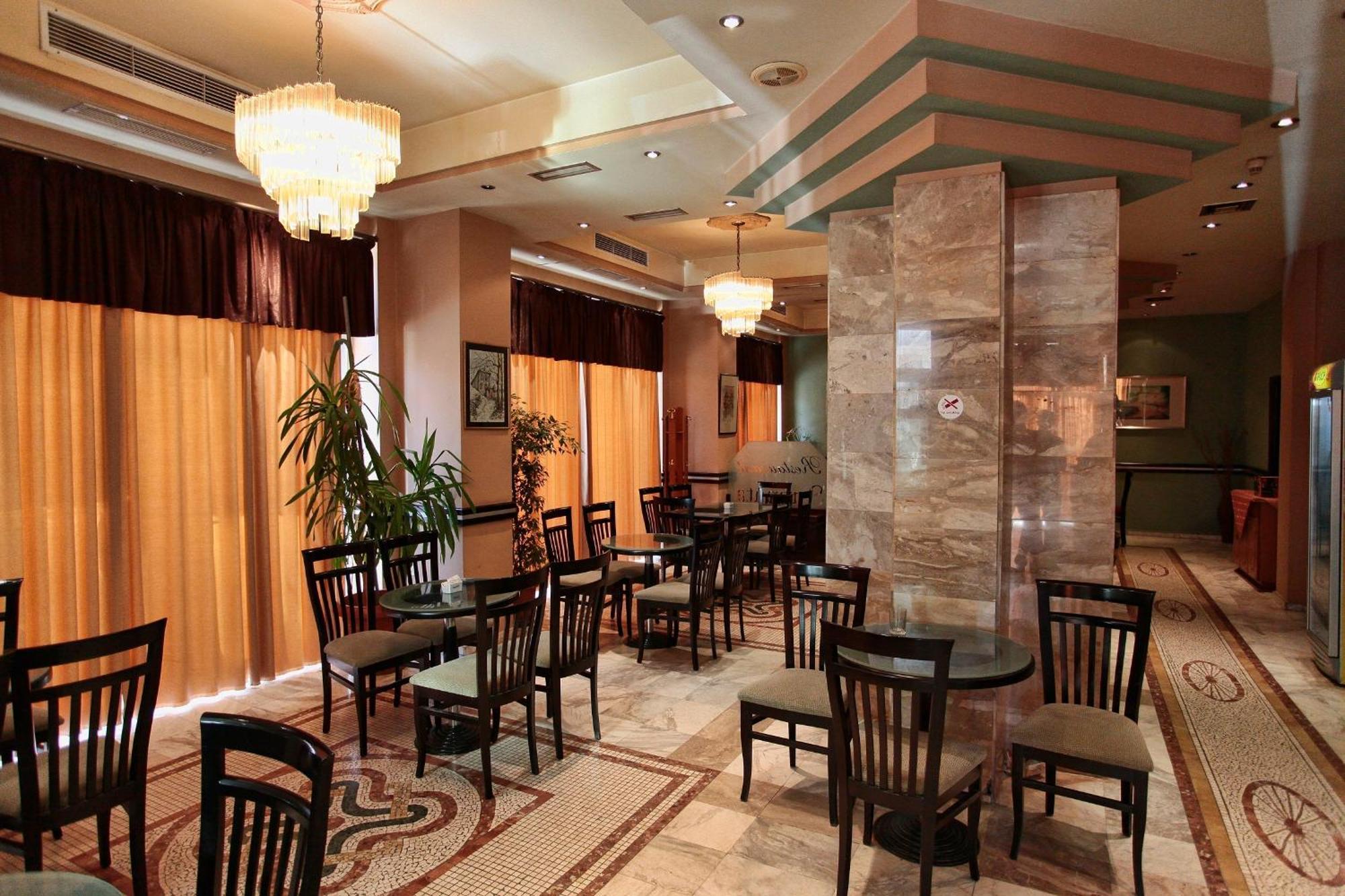 Hotel Regency Korce Exterior photo